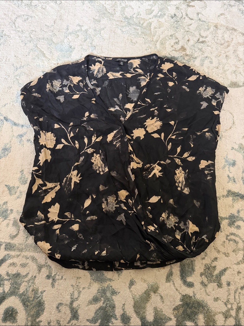 Lucky Brand Black Floral V-Neck Short Sleeve Blouse